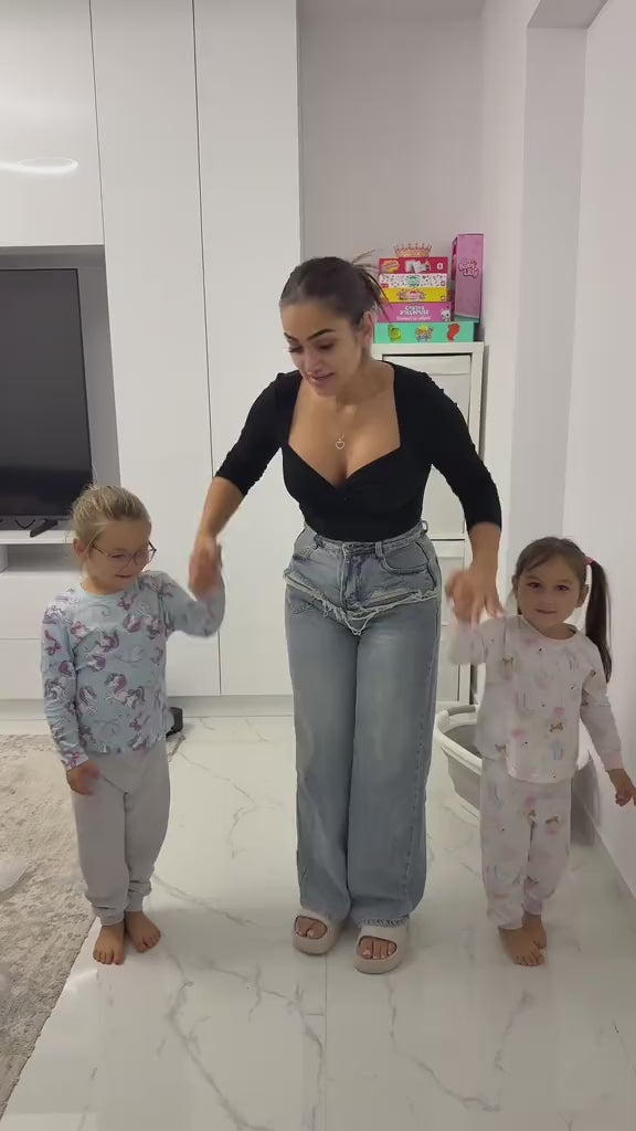 Proiector de Stele Astronaut – Lampa de Veghe cu Rotire 360°, Telecomandă și Efecte de Galaxie