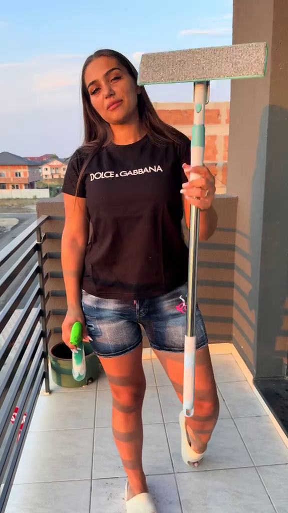 Racletă Telescopică pentru Geamuri – Extensibilă până la 130 cm, cu 2 Rezerve Incluse