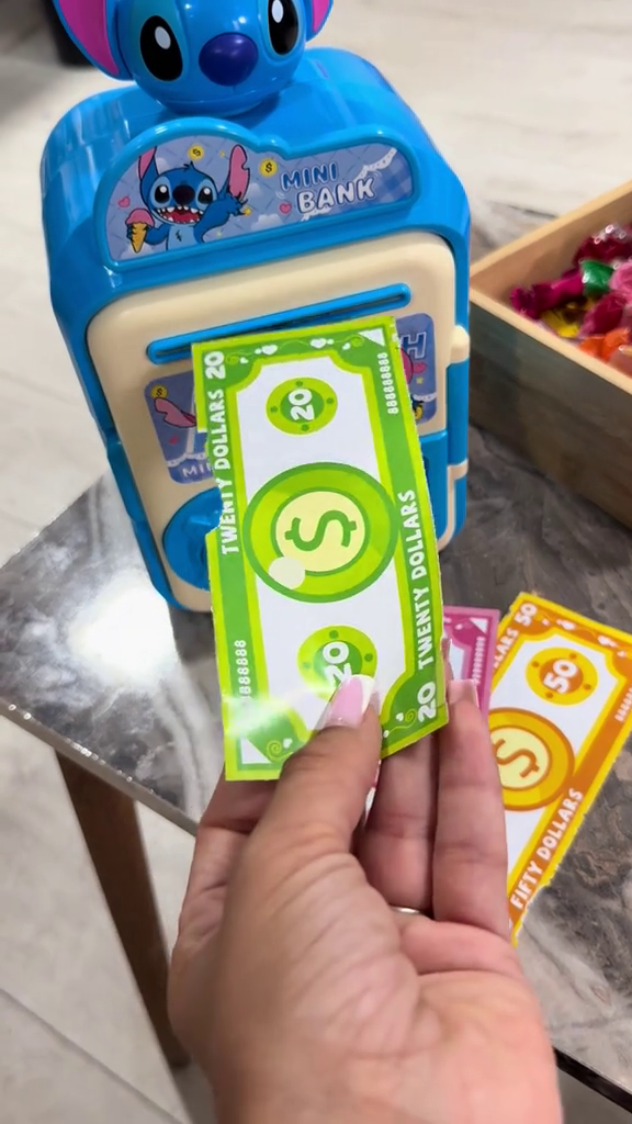 Pușculiță Electronică Interactivă Stitch - Cadoul Perfect pentru Copii