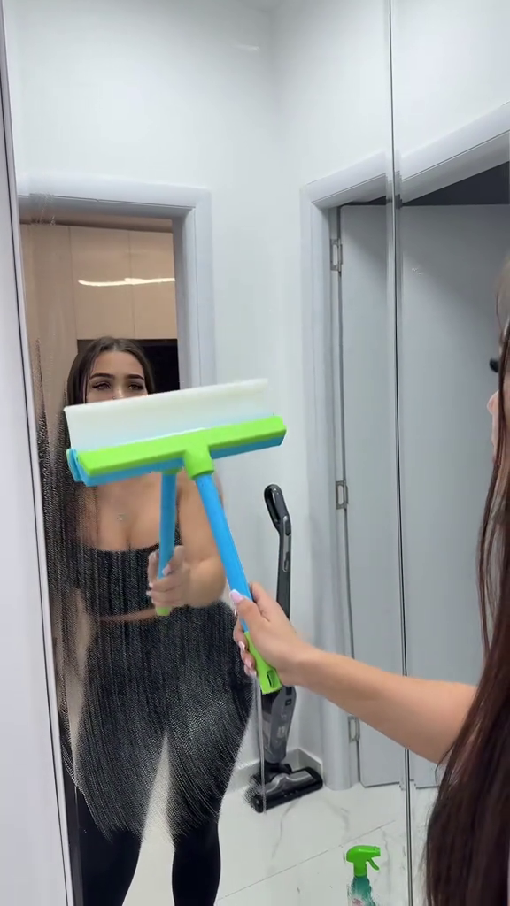 Racletă 3 în 1 pentru Geamuri din Silicon Reciclabil, cu Lamă Rotativă și Lavetă din Microfibră