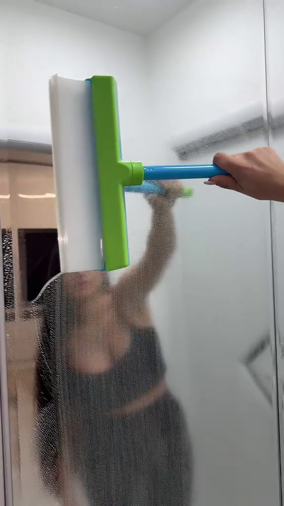 Racletă 3 în 1 pentru Geamuri din Silicon Reciclabil, cu Lamă Rotativă și Lavetă din Microfibră