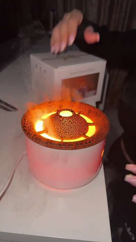 Umidificator cu Aromaterapie – Efect Vulcan & Flacără, LED Inteligent, Rezervor 300 ml