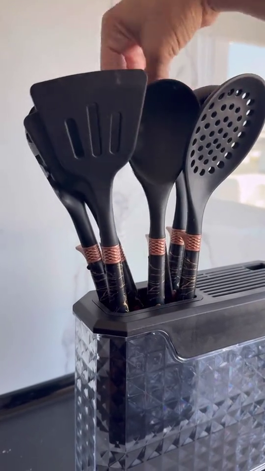 Set 16 Piese Ustensile Bucătărie din Silicon & Set Cuțite cu Suport – Design Modern, Multifuncțional