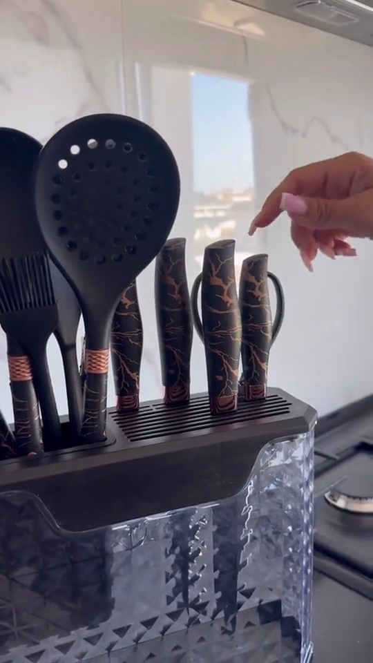 Set 16 Piese Ustensile Bucătărie din Silicon & Set Cuțite cu Suport – Design Modern, Multifuncțional