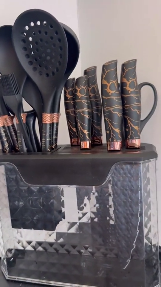 Set 16 Piese Ustensile Bucătărie din Silicon & Set Cuțite cu Suport – Design Modern, Multifuncțional