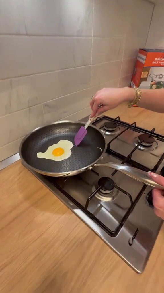 Tigaie Hibrid 30 cm ZÂNA CASEI, suprafață diamantată antiaderentă