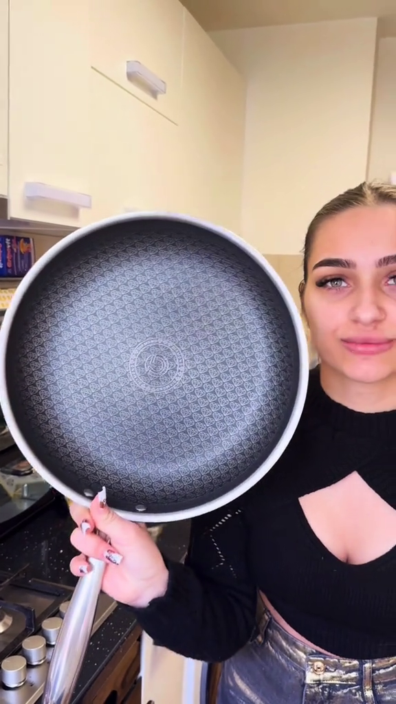 Tigaie Hibrid 30 cm ZÂNA CASEI, suprafață diamantată antiaderentă