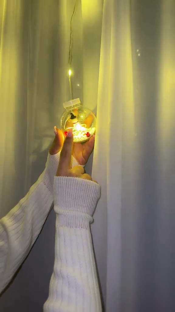 Instalatie de Craciun, 3M, Tip Perdea, 5 globuri + 5 cerculete