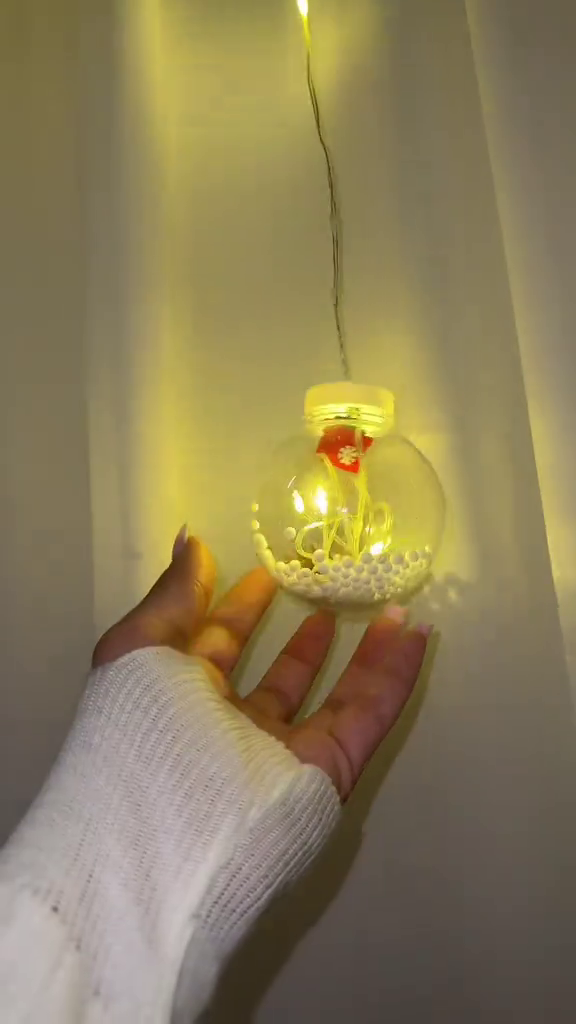 Instalatie de Craciun, 3M, Tip Perdea, 5 globuri + 5 cerculete